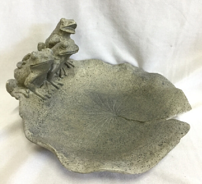3 FROG BIRD FEEDER