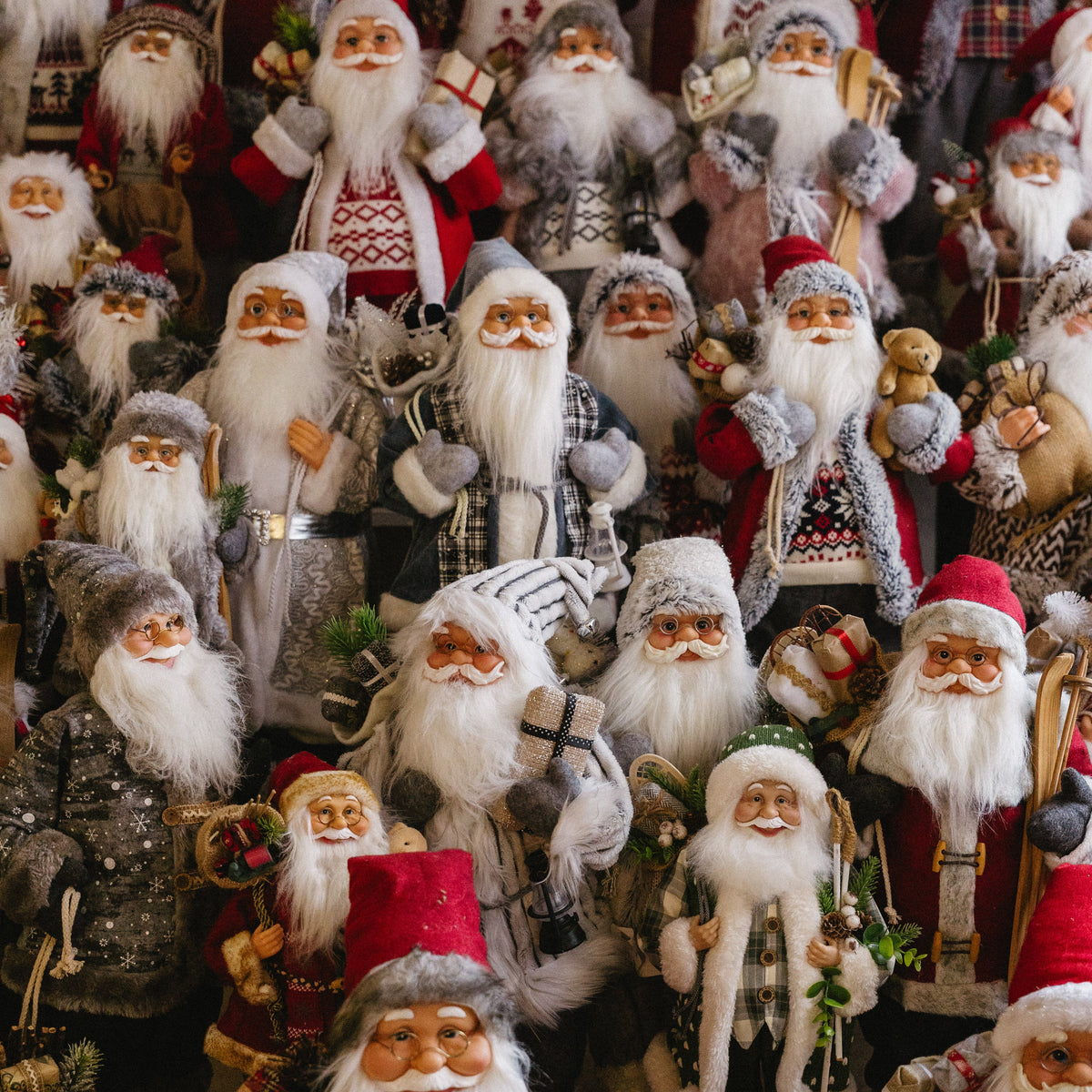 80CM ASSORTED SANTAS