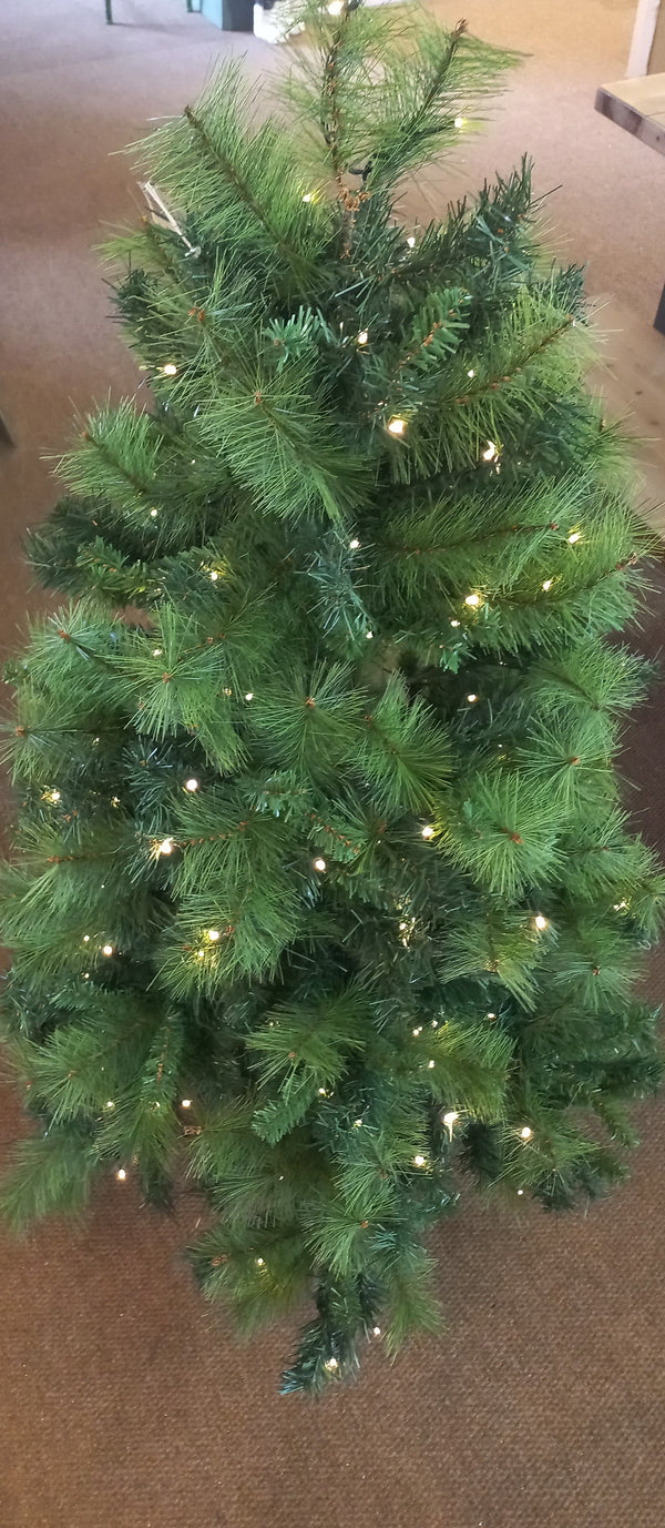 6FT XMAS TREE WITH LIGHTS