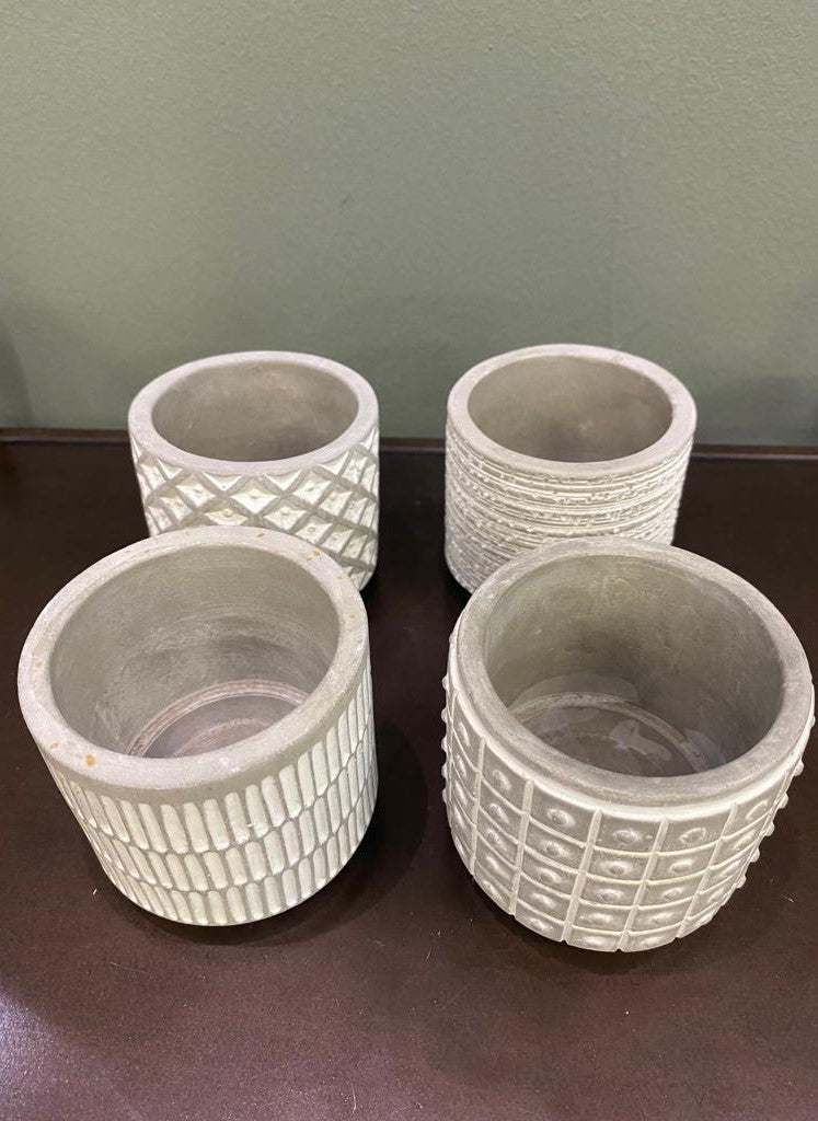 S/4  SMALL ASSORTED POTS