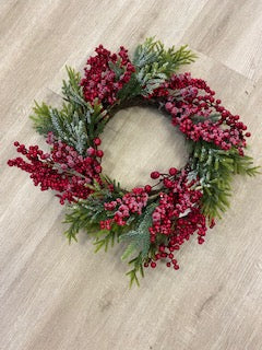 FROST LEAF BERRY WREATH