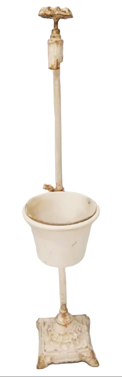 TAP PLANTER