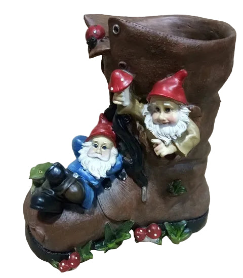 GNOMES IN BOOT